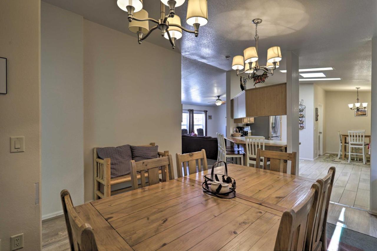 Rustic Retreat Moab Townhome With Grill And Fire Pit Eksteriør billede